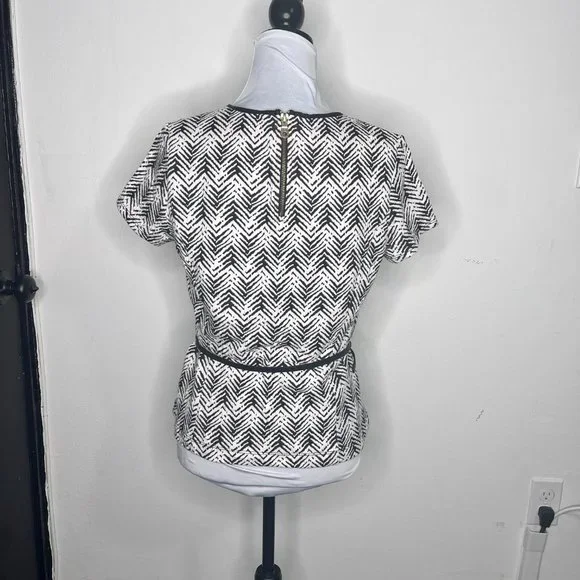 Liz Cliaborne Career Zebra Like Pattern Short Sleeve Top Size M - Picture 3 of 8